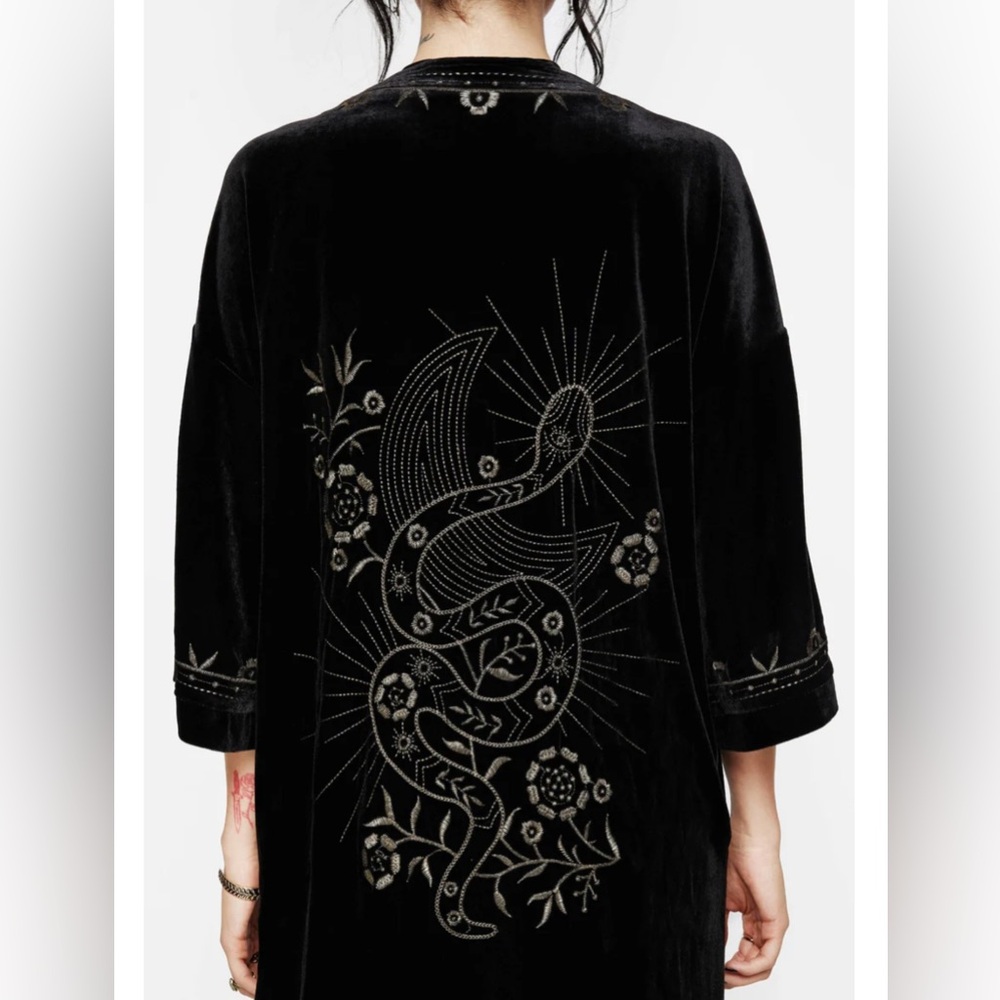 NWT Disturbia Kobra Velvet Snake Embroidered Longline Kimono size M - Picture 2 of 9